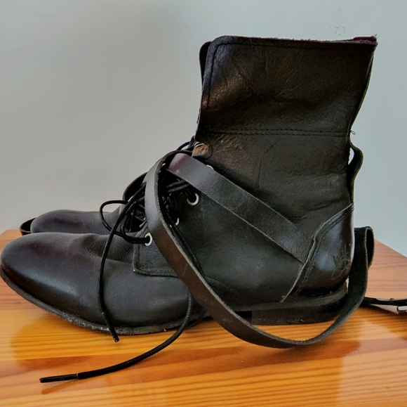Like-new Fluevog leather boots - Picture 2 of 4